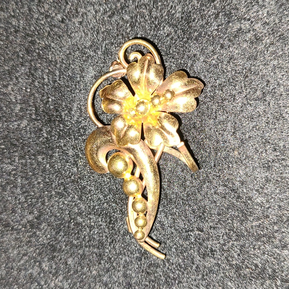 Vintage Carl-Art 12KT GF Floral Brooch  Rose Gold Filled Art Deco Wire Scrolls - Picture 2 of 8